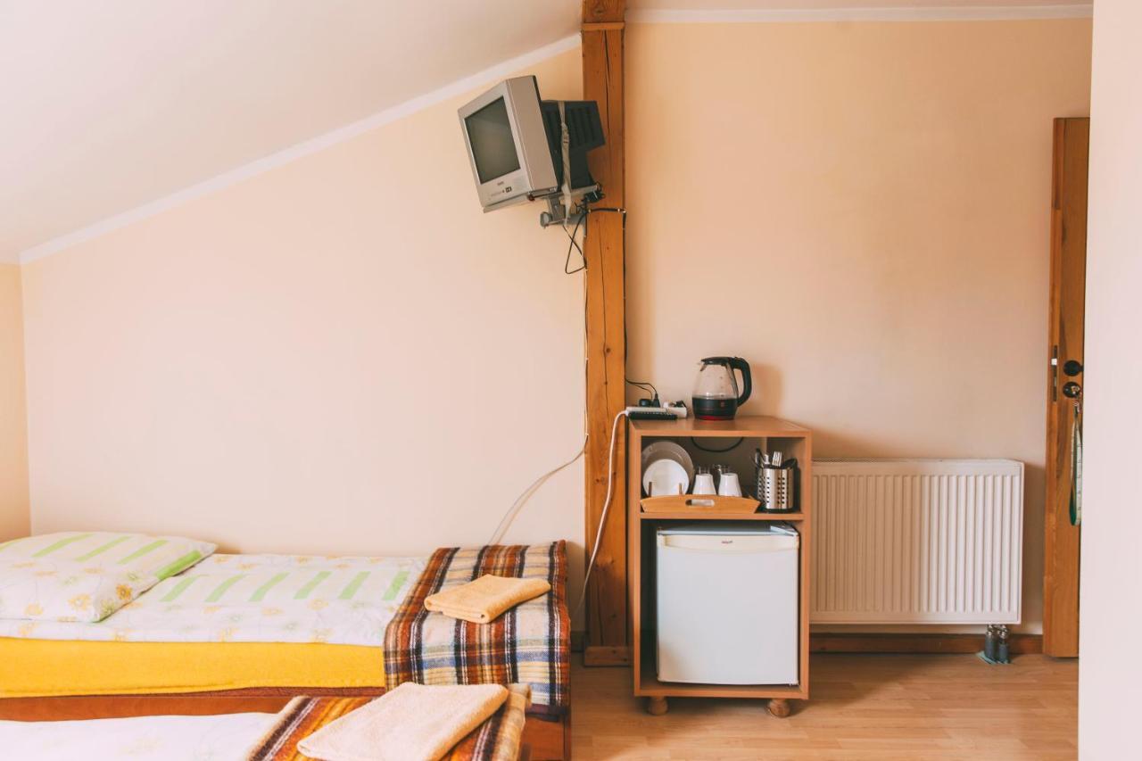 Pokoje Goscinne & Restauracja Pestka Choczewo Buitenkant foto